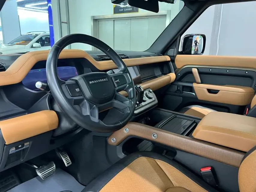 2021 Land Rover Defender 3.0T 400HP L6 8AT,autocango,china used car exporter,china ev exporter,chinese used car exporter,chinese used ev exporter