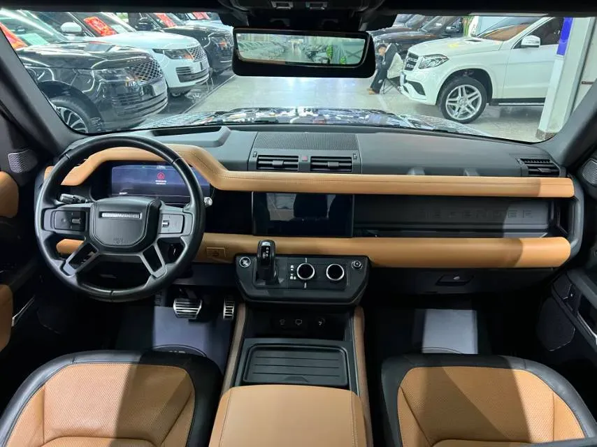 2021 Land Rover Defender 3.0T 400HP L6 8AT,autocango,china used car exporter,china ev exporter,chinese used car exporter,chinese used ev exporter