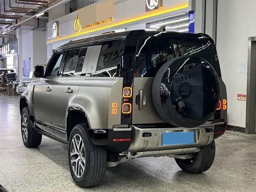 2021 Land Rover Defender 3.0T 400HP L6 8AT,autocango,china used car exporter,china ev exporter,chinese used car exporter,chinese used ev exporter
