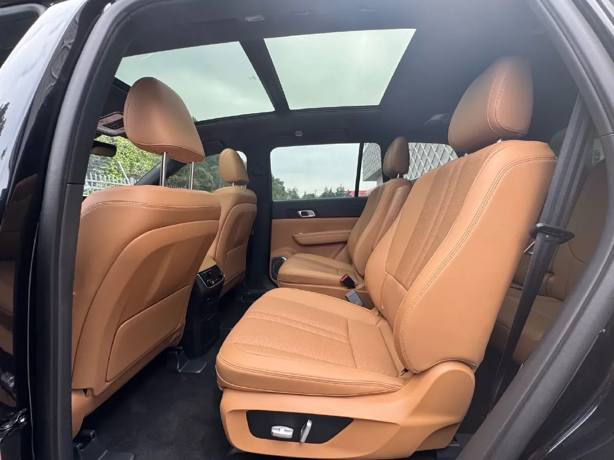 2020 Li ONE Range Extended 131HP REEV 40.5KWH,autocango,china used car exporter,china ev exporter,chinese used car exporter,chinese used ev exporter