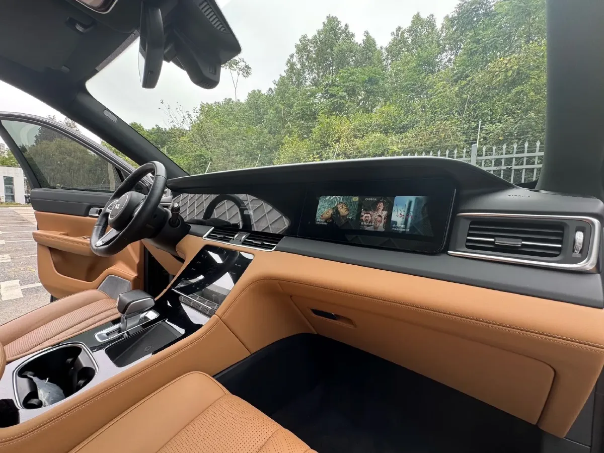 2020 Li ONE Range Extended 131HP REEV 40.5KWH,autocango,china used car exporter,china ev exporter,chinese used car exporter,chinese used ev exporter