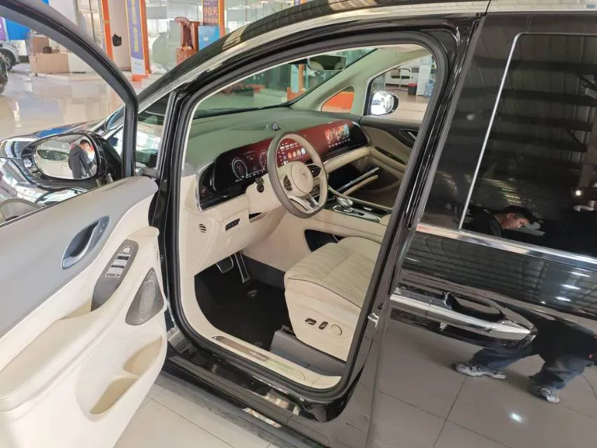 2022 Voyah Dream 1.5T 136HP L4 PHEV 25.57KWH,autocango,china used car exporter,china ev exporter,chinese used car exporter,chinese used ev exporter