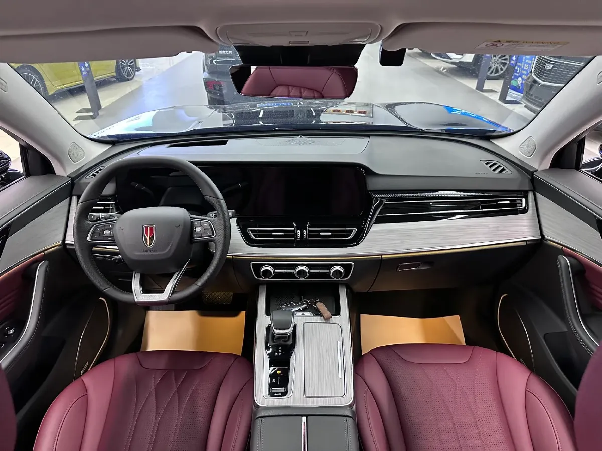 2025 HongQi HS5 2.0T 252HP L4 8AT,autocango,china used car exporter,china ev exporter,chinese used car exporter,chinese used ev exporter