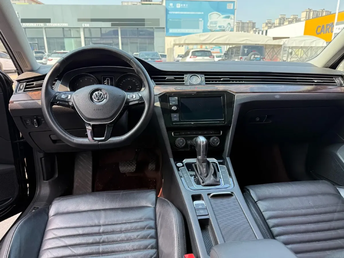 2019 Volkswagen Magotan 2.0T 186HP L4 7DCT,autocango,china used car exporter,china ev exporter,chinese used car exporter,chinese used ev exporter