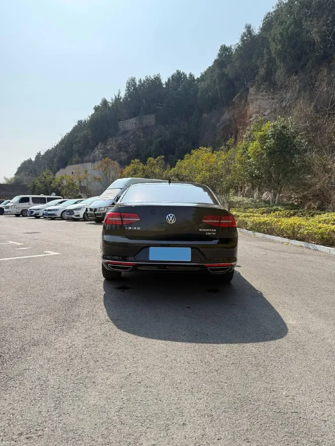 2019 Volkswagen Magotan 2.0T 186HP L4 7DCT,autocango,china used car exporter,china ev exporter,chinese used car exporter,chinese used ev exporter