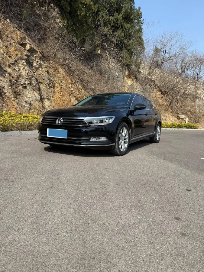 2019 Volkswagen Magotan 2.0T 186HP L4 7DCT,autocango,china used car exporter,china ev exporter,chinese used car exporter,chinese used ev exporter