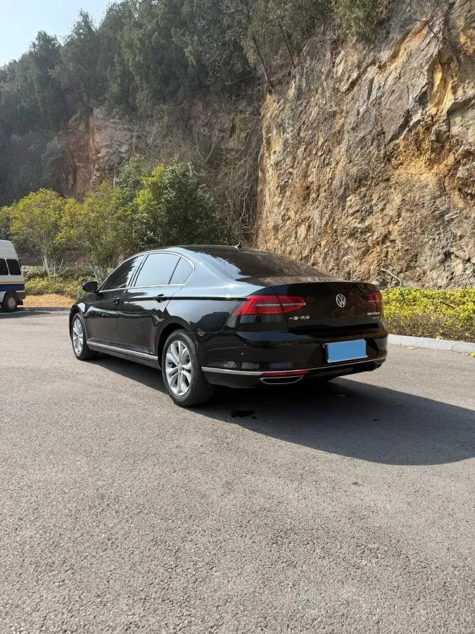 2019 Volkswagen Magotan 2.0T 186HP L4 7DCT,autocango,china used car exporter,china ev exporter,chinese used car exporter,chinese used ev exporter
