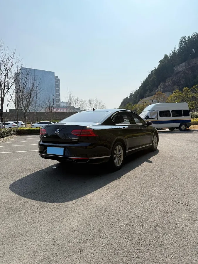 2019 Volkswagen Magotan 2.0T 186HP L4 7DCT,autocango,china used car exporter,china ev exporter,chinese used car exporter,chinese used ev exporter