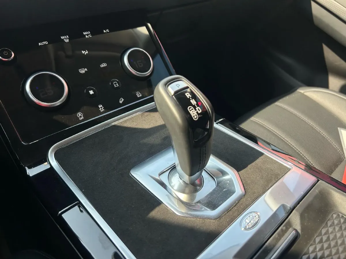 2020 Land Rover Range Rover Evoque 2.0T 249HP L4 9AT,autocango,china used car exporter,china ev exporter,chinese used car exporter,chinese used ev exporter