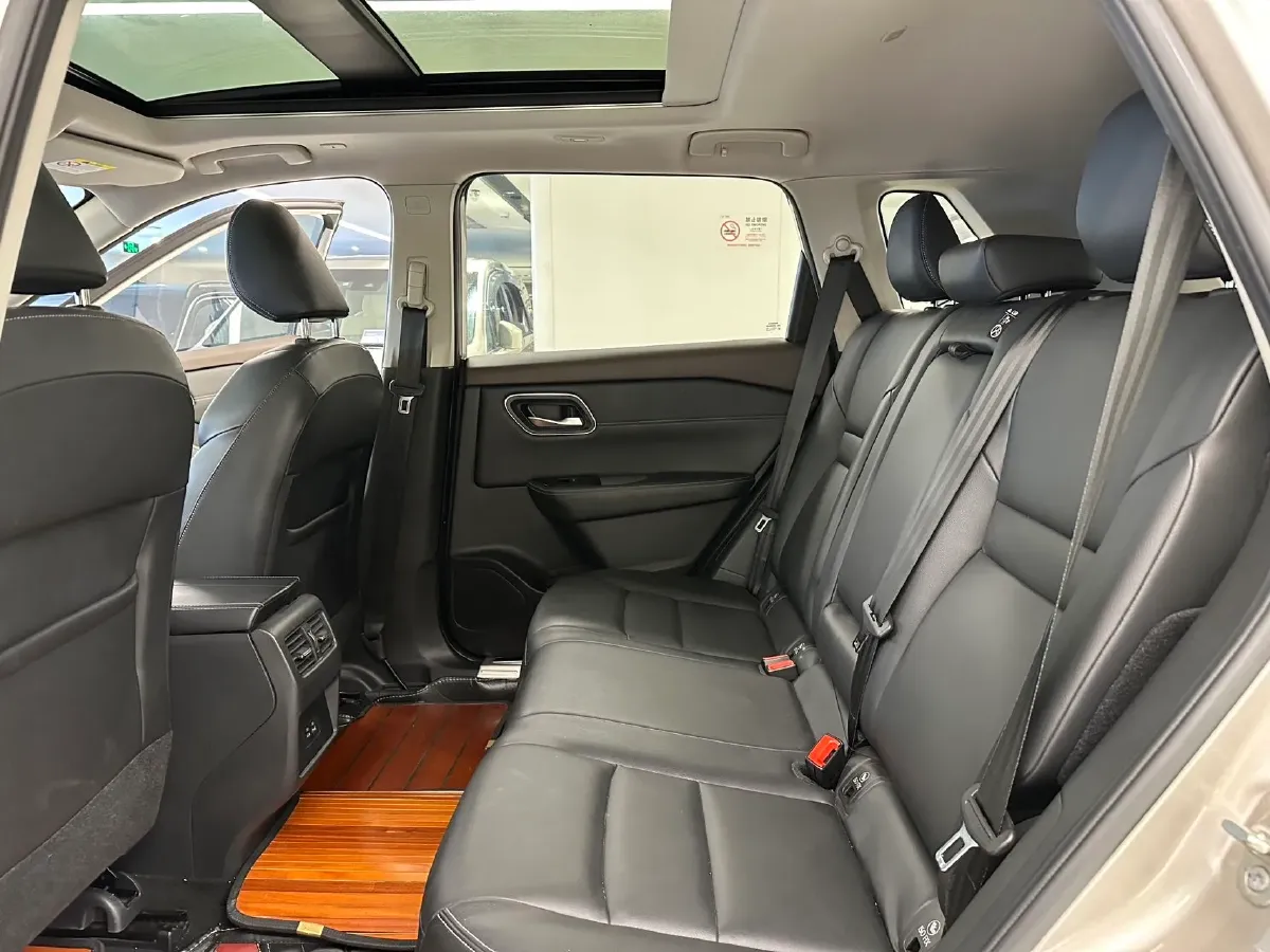 2021 Nissan X-Trail 1.5T 204HP L3 CVT,autocango,china used car exporter,china ev exporter,chinese used car exporter,chinese used ev exporter