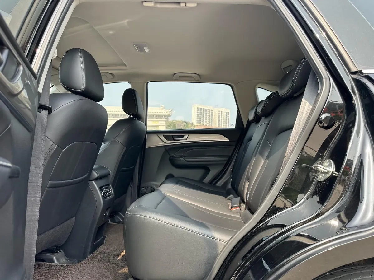 2021 Haval M6 1.5T 150HP L4 7DCT,autocango,china used car exporter,china ev exporter,chinese used car exporter,chinese used ev exporter