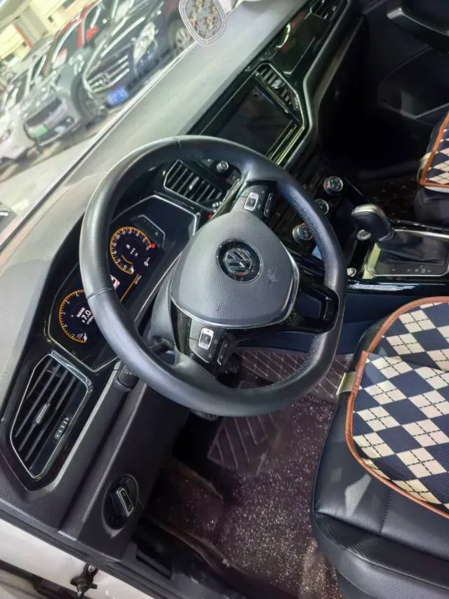 2020 Volkswagen T-Roc 1.4T 150HP L4 7DCT,autocango,china used car exporter,china ev exporter,chinese used car exporter,chinese used ev exporter