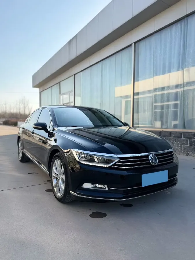 2019 Volkswagen Magotan 2.0T 186HP L4 7DCT,autocango,china used car exporter,china ev exporter,chinese used car exporter,chinese used ev exporter