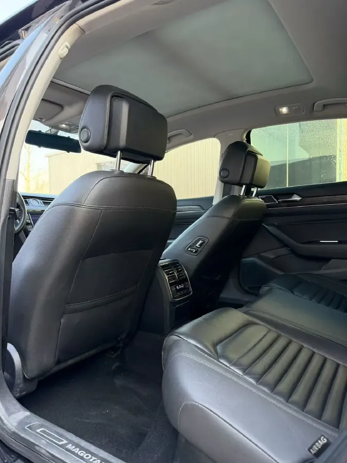 2019 Volkswagen Magotan 2.0T 186HP L4 7DCT,autocango,china used car exporter,china ev exporter,chinese used car exporter,chinese used ev exporter