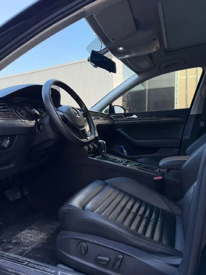 2019 Volkswagen Magotan 2.0T 186HP L4 7DCT,autocango,china used car exporter,china ev exporter,chinese used car exporter,chinese used ev exporter