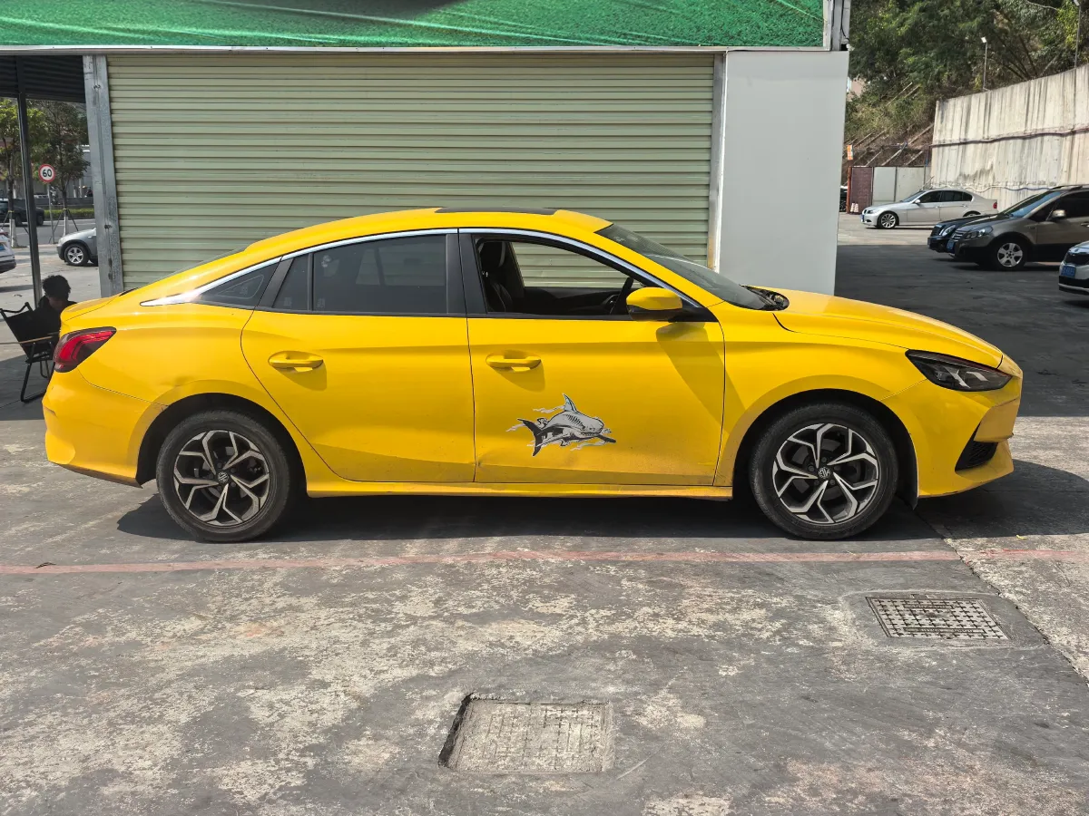 2021 MG 5 1.5L 120HP L4 5MT,autocango,china used car exporter,china ev exporter,chinese used car exporter,chinese used ev exporter