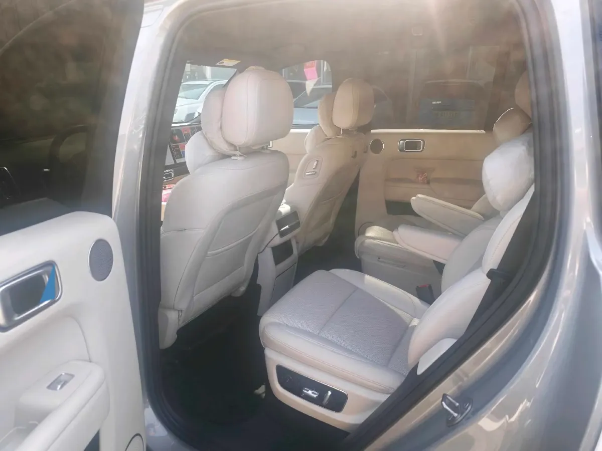 2023 Li L8 Range Extended 154HP REEV 40.9KWH,autocango,china used car exporter,china ev exporter,chinese used car exporter,chinese used ev exporter