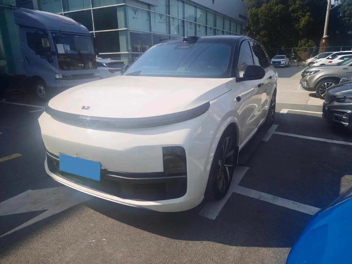 2023 Li L8 Range Extended 154HP REEV 40.9KWH,autocango,china used car exporter,china ev exporter,chinese used car exporter,chinese used ev exporter