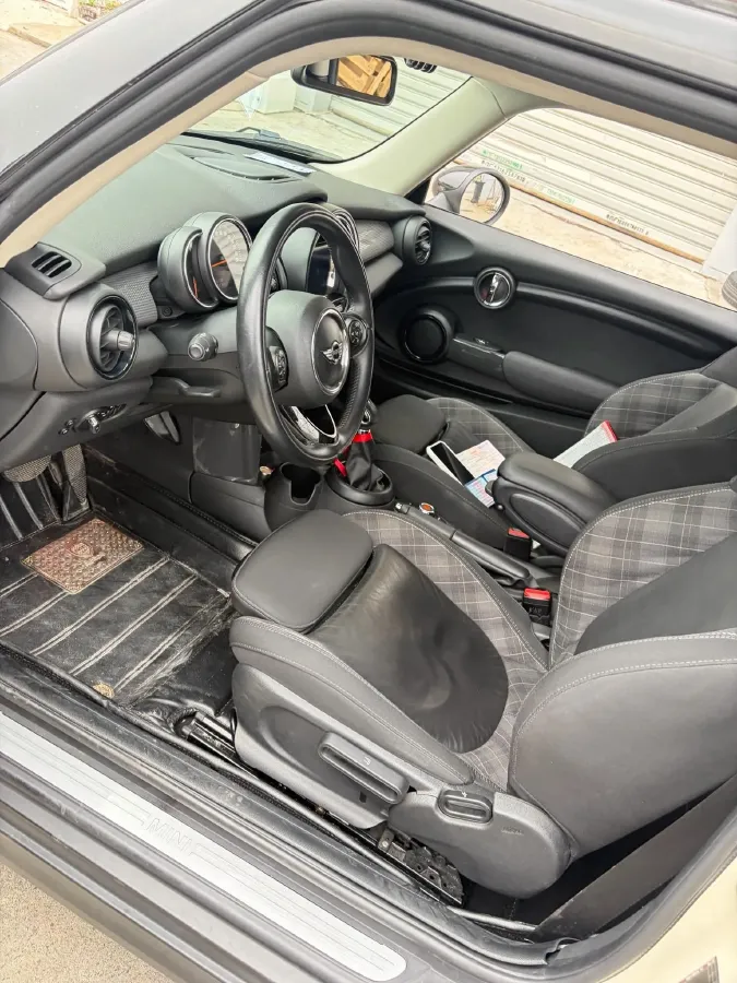 2016 MINI MINI 1.5T 136HP L3 6AT,autocango,china used car exporter,china ev exporter,chinese used car exporter,chinese used ev exporter