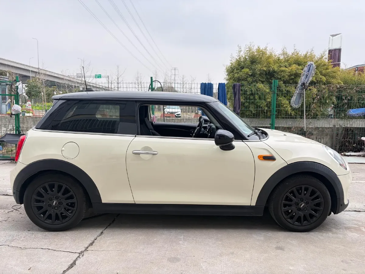 2016 MINI MINI 1.5T 136HP L3 6AT,autocango,china used car exporter,china ev exporter,chinese used car exporter,chinese used ev exporter