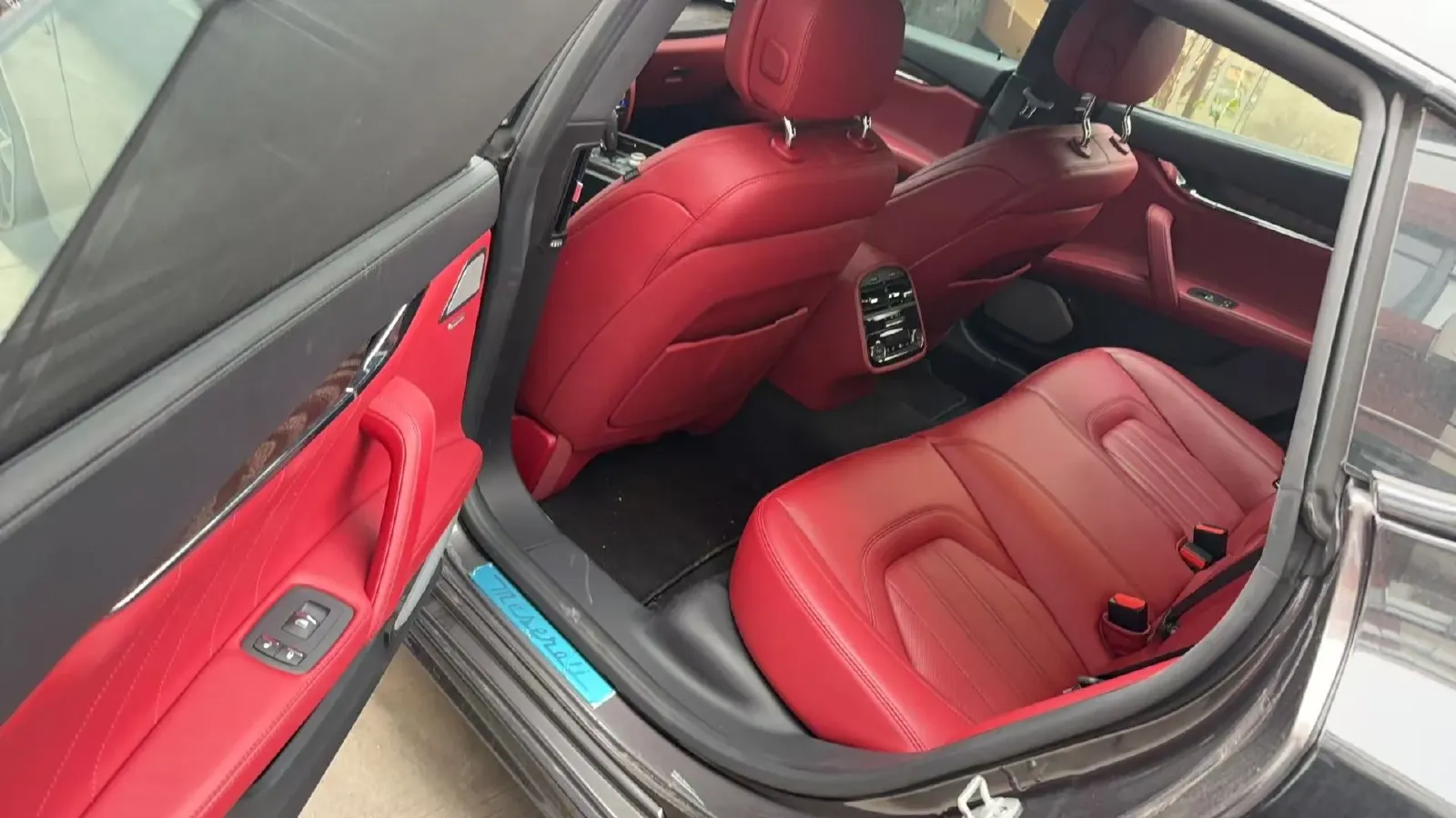 2022 Maserati Quattroporte 3.0T 350HP V6 8AT,autocango,china used car exporter,china ev exporter,chinese used car exporter,chinese used ev exporter