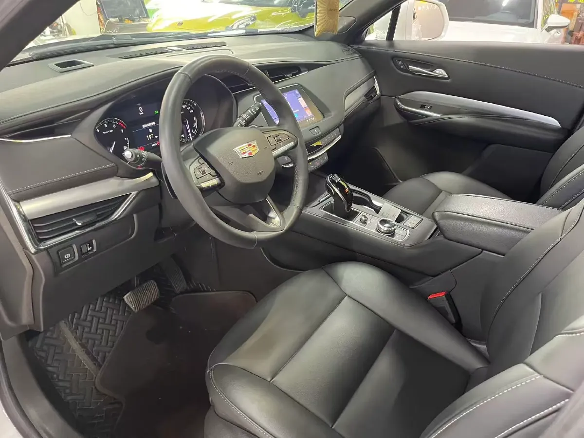 2022 Cadillac XT4 2.0T 237HP L4 9AT,autocango,china used car exporter,china ev exporter,chinese used car exporter,chinese used ev exporter