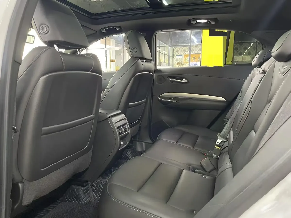 2022 Cadillac XT4 2.0T 237HP L4 9AT,autocango,china used car exporter,china ev exporter,chinese used car exporter,chinese used ev exporter