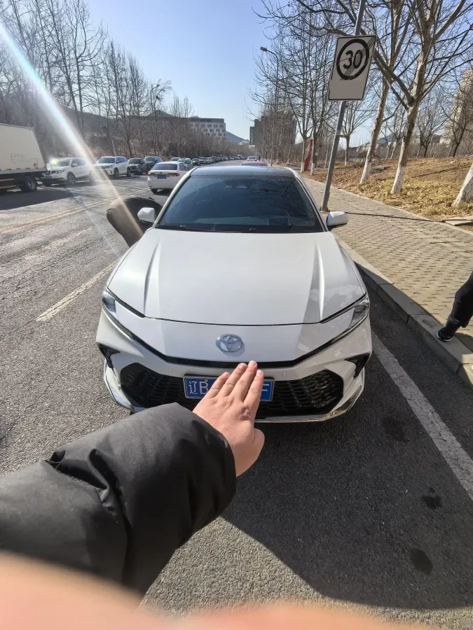 2024 Toyota Camry 2.0L 152HP L4 E-CVT Hybrid,autocango,china used car exporter,china ev exporter,chinese used car exporter,chinese used ev exporter