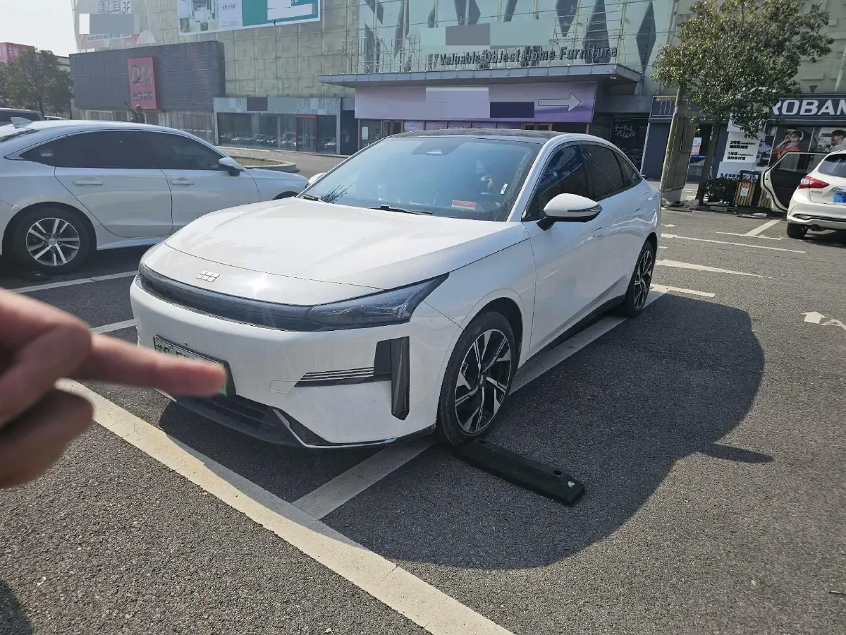 2023 Geely Galaxy L6 1.5T 163HP L4 3DHT PHEV,autocango,china used car exporter,china ev exporter,chinese used car exporter,chinese used ev exporter