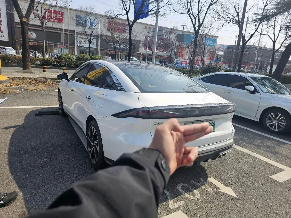 2023 Geely Galaxy L6 1.5T 163HP L4 3DHT PHEV,autocango,china used car exporter,china ev exporter,chinese used car exporter,chinese used ev exporter