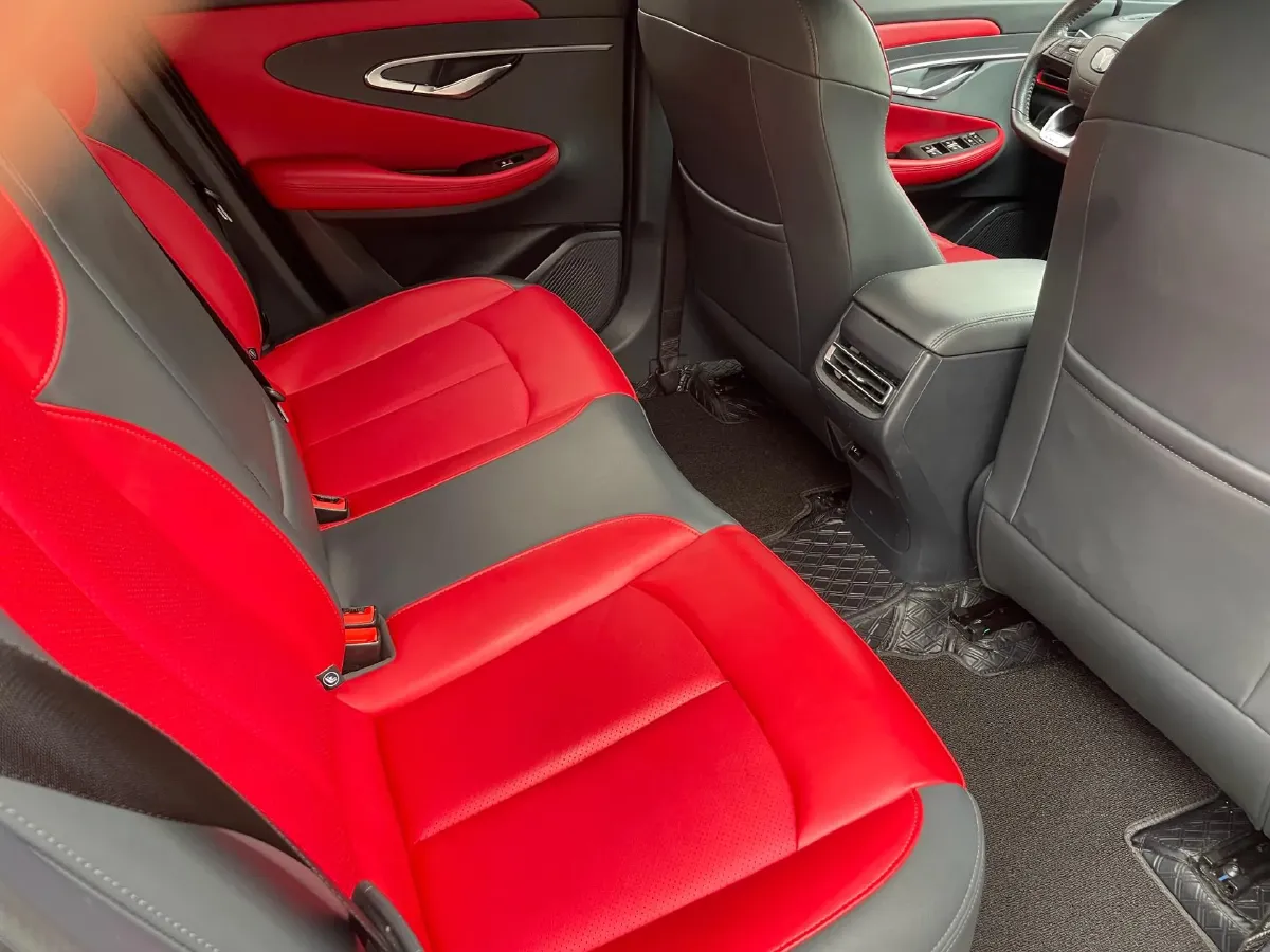 2020 ChangAn UNI-T 1.5T 180HP L4 7DCT,autocango,china used car exporter,china ev exporter,chinese used car exporter,chinese used ev exporter