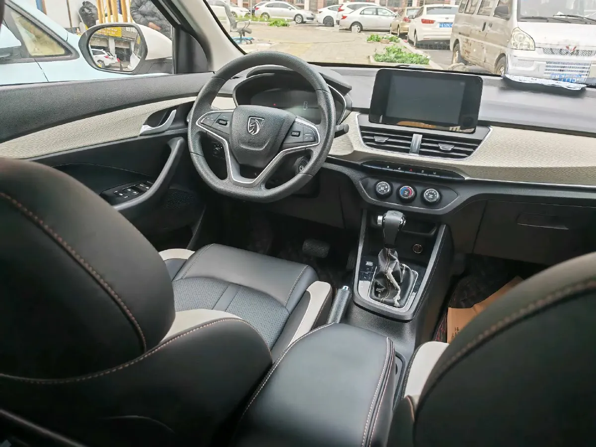 2019 BaoJun 730 1.5T 155HP L4 6MT,autocango,china used car exporter,china ev exporter,chinese used car exporter,chinese used ev exporter