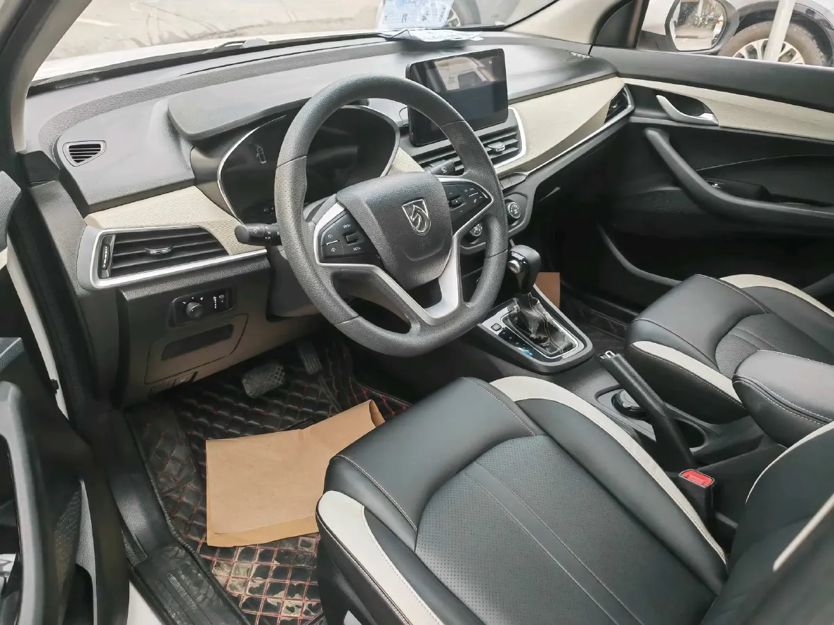 2019 BaoJun 730 1.5T 155HP L4 6MT,autocango,china used car exporter,china ev exporter,chinese used car exporter,chinese used ev exporter