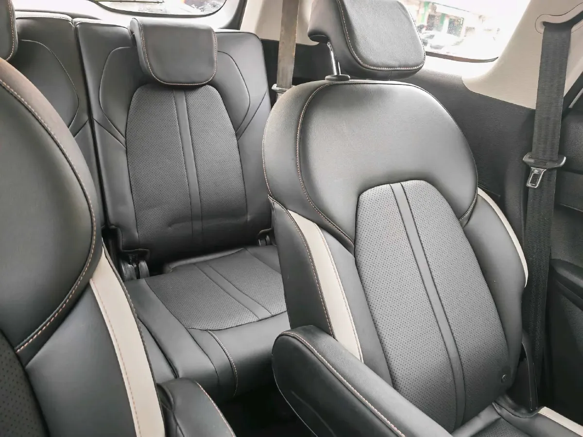 2019 BaoJun 730 1.5T 155HP L4 6MT,autocango,china used car exporter,china ev exporter,chinese used car exporter,chinese used ev exporter