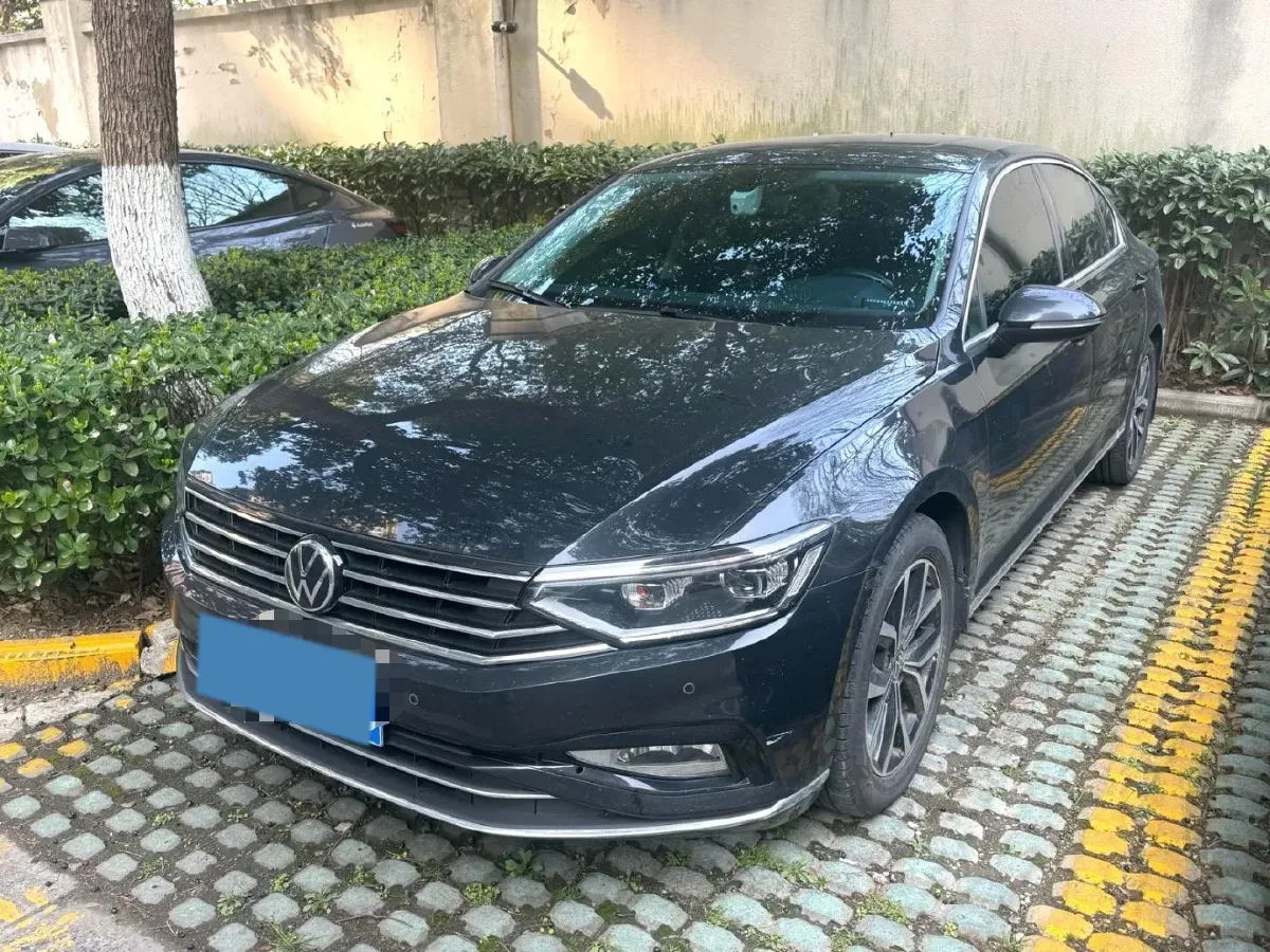 2020 Volkswagen Magotan 2.0T 186HP L4 7DCT,autocango,china used car exporter,china ev exporter,chinese used car exporter,chinese used ev exporter