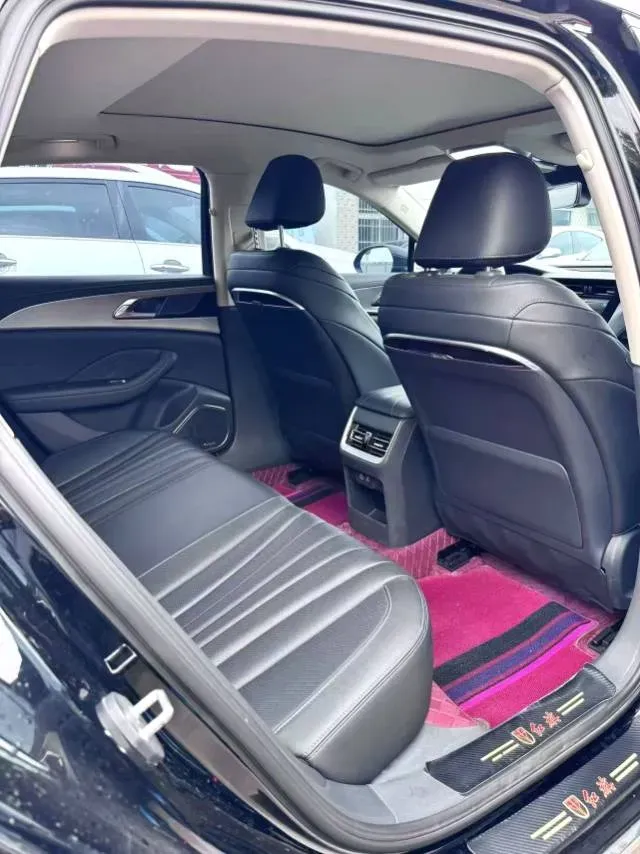 2023 HongQi H5 2.0T 224HP L4 8AT,autocango,china used car exporter,china ev exporter,chinese used car exporter,chinese used ev exporter