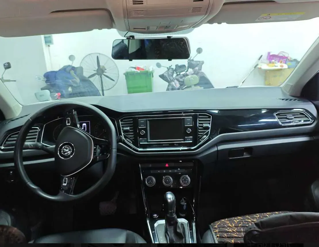 2019 Volkswagen T-Roc 1.4T 150HP L4 7DCT,autocango,china used car exporter,china ev exporter,chinese used car exporter,chinese used ev exporter