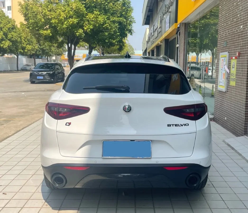 2020 Alfa Romeo Stelvio 2.0T 280HP L4 8AT,autocango,china used car exporter,china ev exporter,chinese used car exporter,chinese used ev exporter