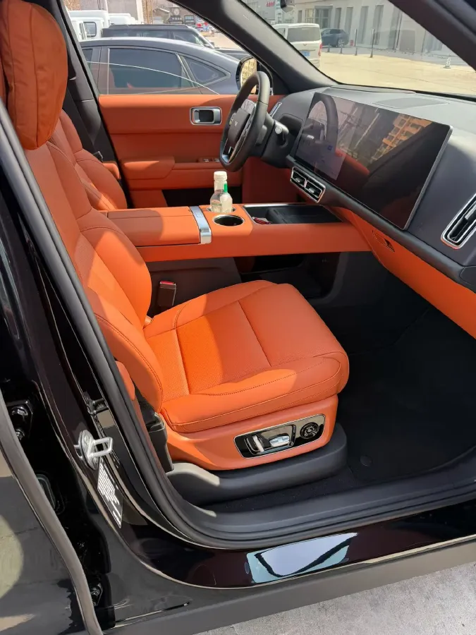 2025 Li L8 Range Extended 154HP REEV,autocango,china used car exporter,china ev exporter,chinese used car exporter,chinese used ev exporter