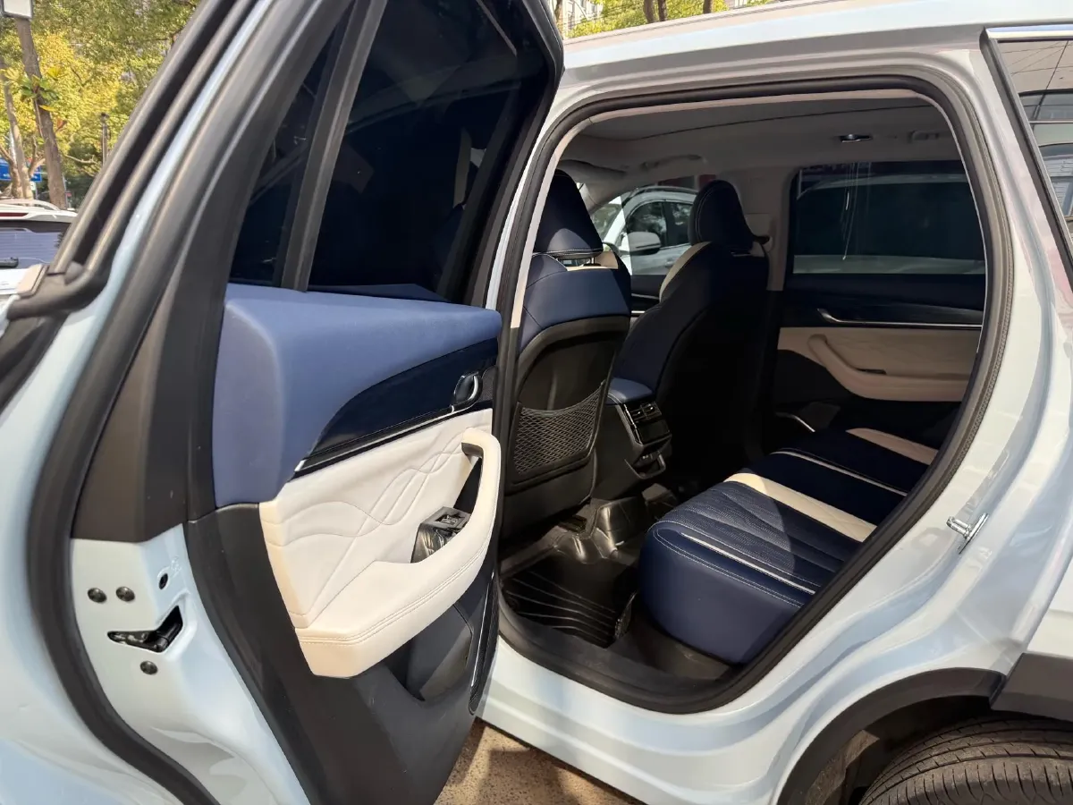 2022 Citroen C5 X 1.6T 175HP L4 8AT,autocango,china used car exporter,china ev exporter,chinese used car exporter,chinese used ev exporter