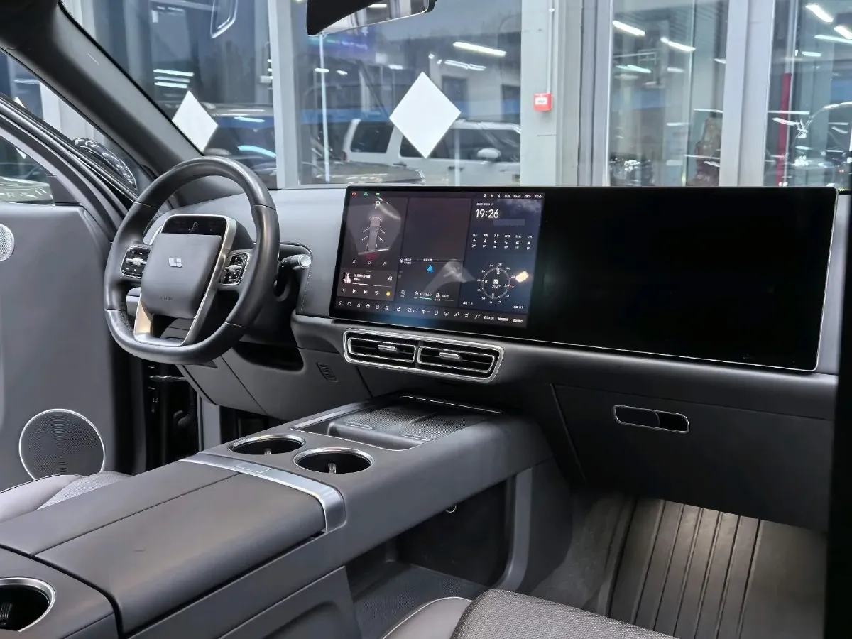 2023 Li L8 Range Extended 154HP REEV 40.9KWH,autocango,china used car exporter,china ev exporter,chinese used car exporter,chinese used ev exporter