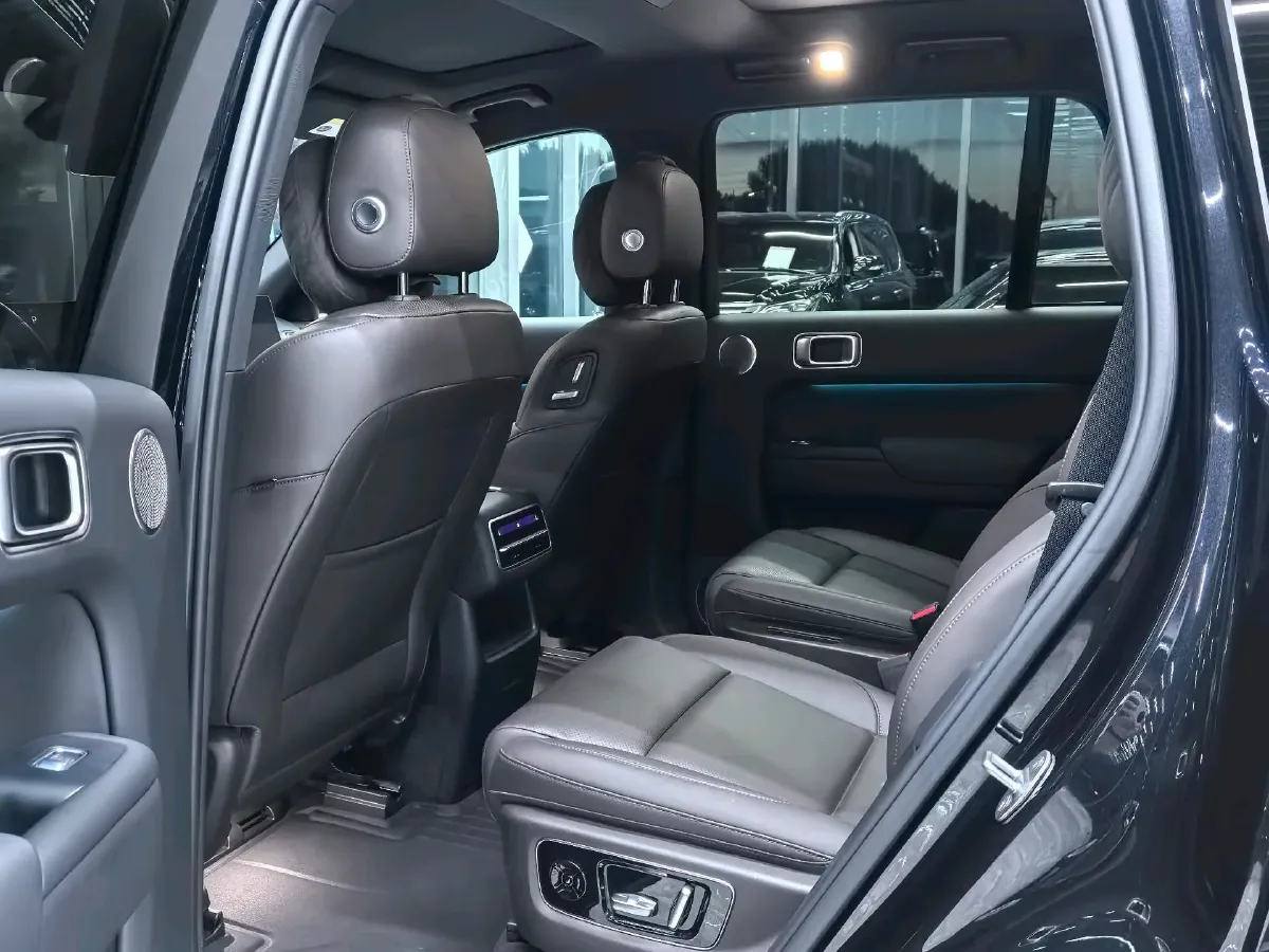 2023 Li L8 Range Extended 154HP REEV 40.9KWH,autocango,china used car exporter,china ev exporter,chinese used car exporter,chinese used ev exporter