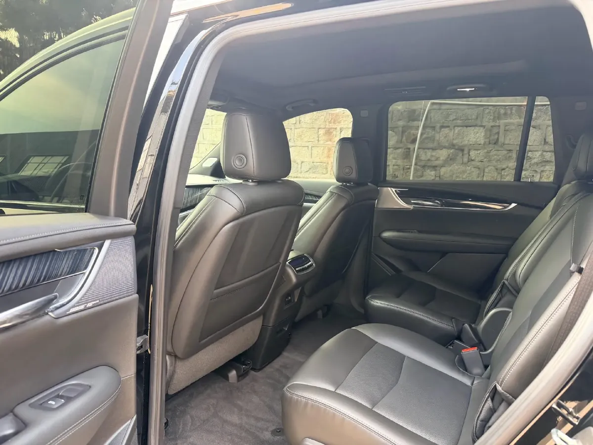 2022 Cadillac XT6 2.0T 237HP L4 9AT,autocango,china used car exporter,china ev exporter,chinese used car exporter,chinese used ev exporter