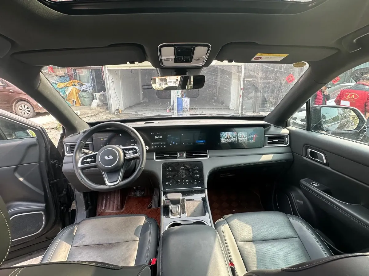 2021 Li ONE Range Extended 131HP REEV 40.5KWH,autocango,china used car exporter,china ev exporter,chinese used car exporter,chinese used ev exporter