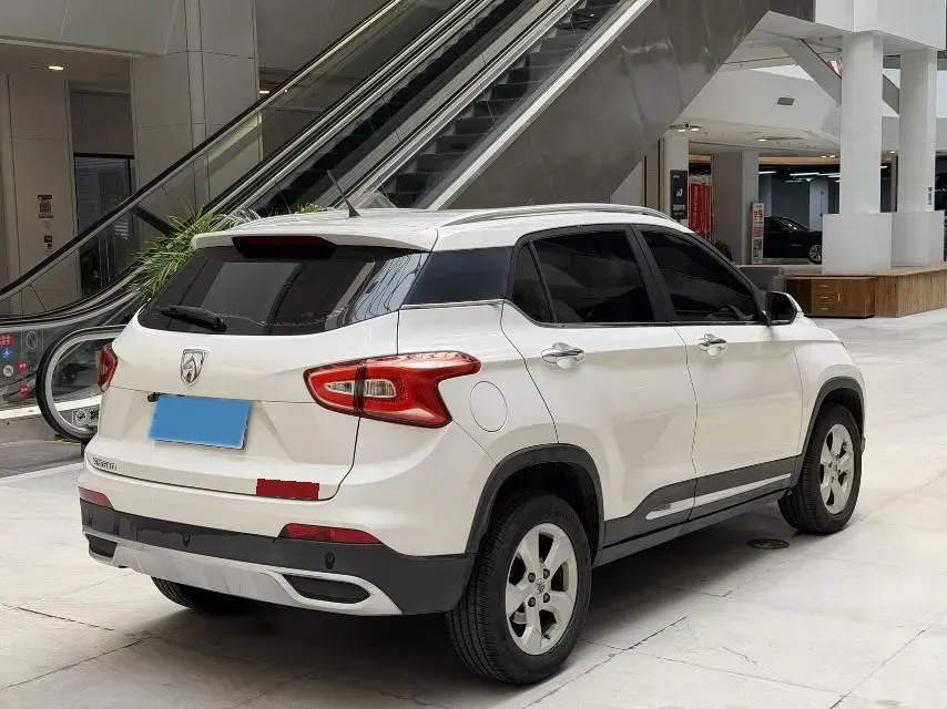 2017 BaoJun 510 1.5L 112HP L4 6MT,autocango,china used car exporter,china ev exporter,chinese used car exporter,chinese used ev exporter