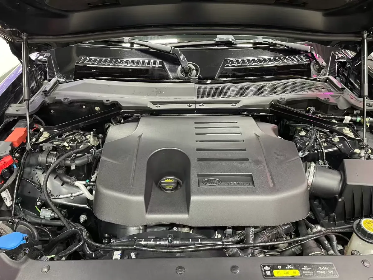 2023 Land Rover Defender 3.0T 400HP L6 8AT,autocango,china used car exporter,china ev exporter,chinese used car exporter,chinese used ev exporter