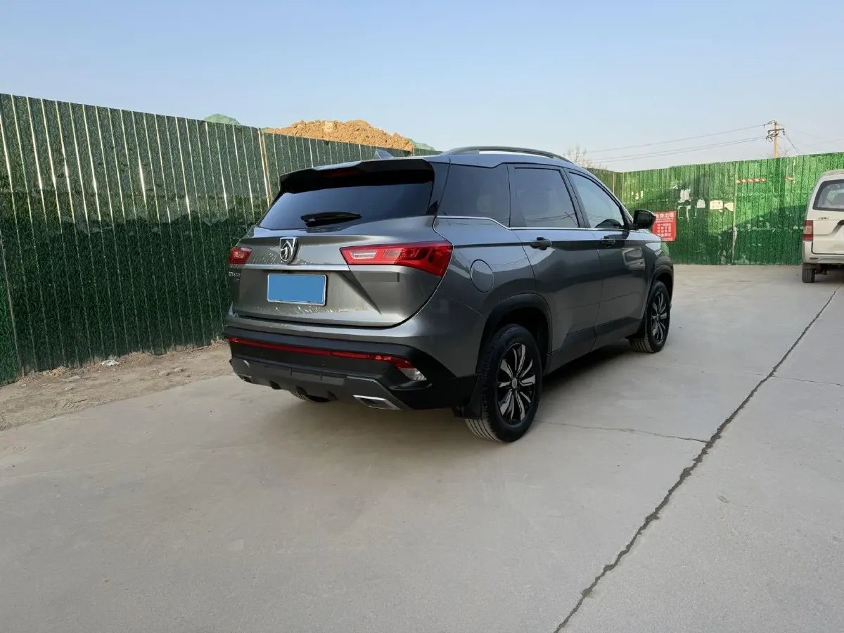 2018 BaoJun 530 1.5T 150HP L4 6MT,autocango,china used car exporter,china ev exporter,chinese used car exporter,chinese used ev exporter
