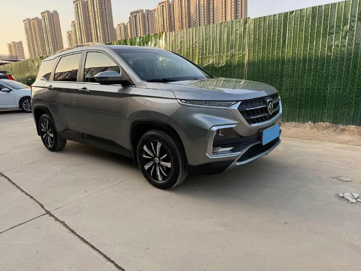 2018 BaoJun 530 1.5T 150HP L4 6MT,autocango,china used car exporter,china ev exporter,chinese used car exporter,chinese used ev exporter