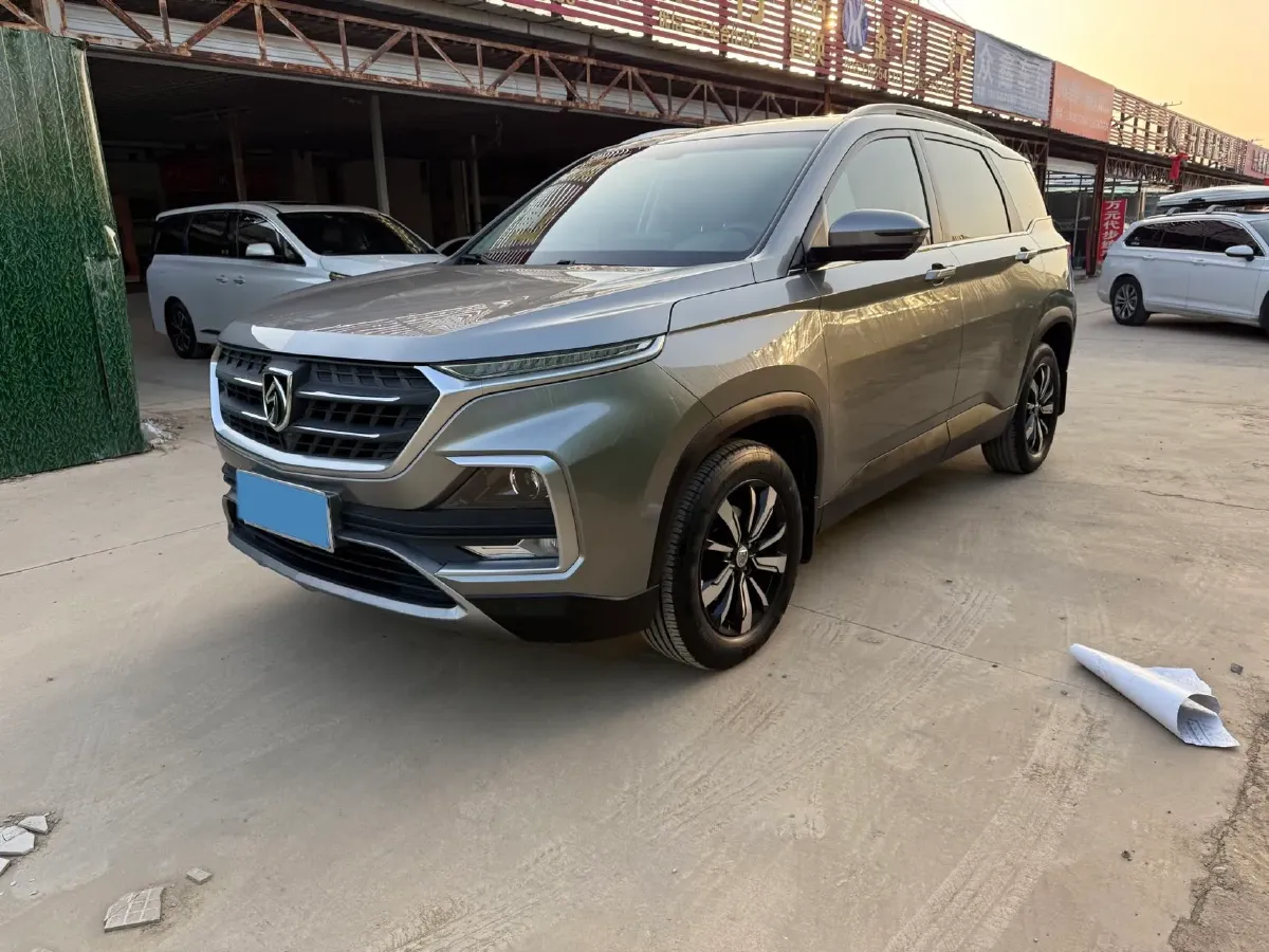 2018 BaoJun 530 1.5T 150HP L4 6MT,autocango,china used car exporter,china ev exporter,chinese used car exporter,chinese used ev exporter
