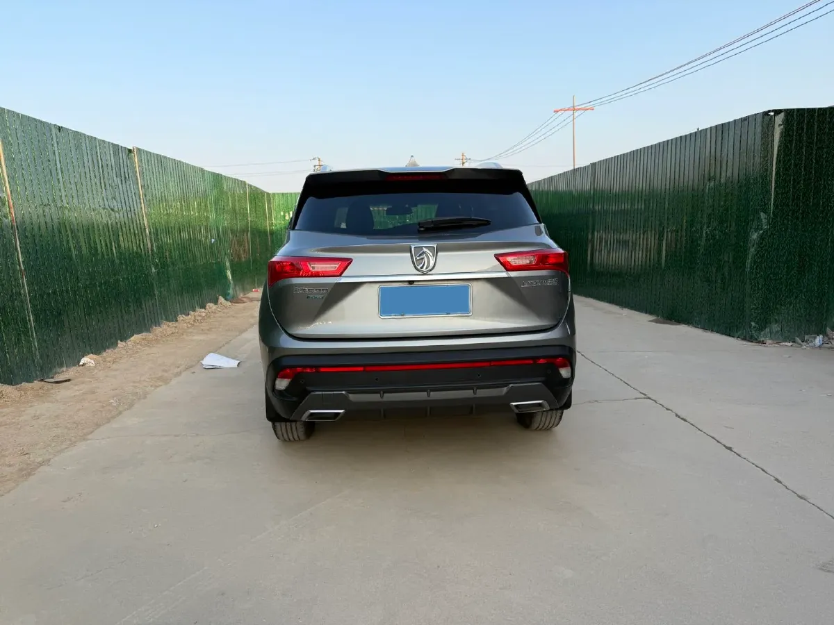 2018 BaoJun 530 1.5T 150HP L4 6MT,autocango,china used car exporter,china ev exporter,chinese used car exporter,chinese used ev exporter